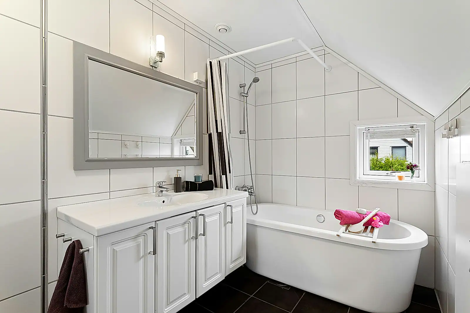 Ivory Grove Residence image 3